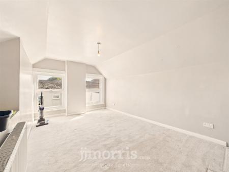 Bedroom 1 (Rear)