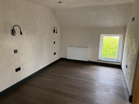 Bedroom 1 (Front)
