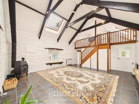 Sitting/Dining Room