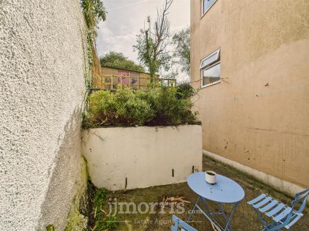 CAM02122G0-PR0377-STILL024.jpg
