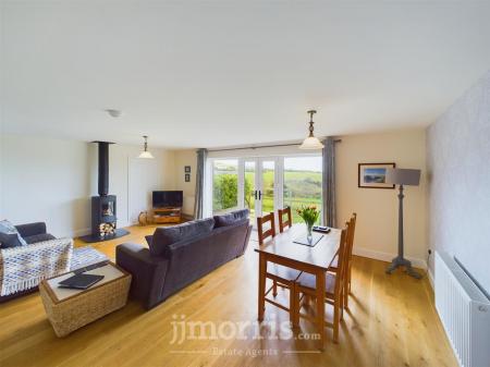 Open plan kitchen/ living room/ dining room