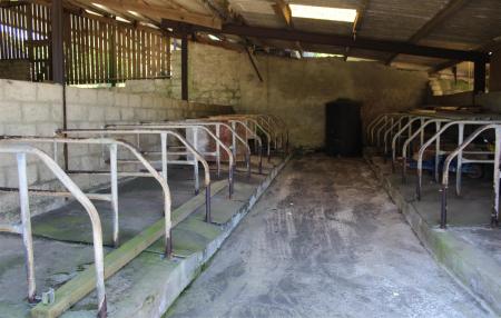 Former Abreast Parlour & Dairy: