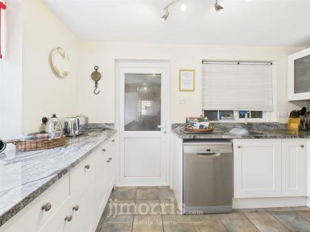 Kitchen/Utility