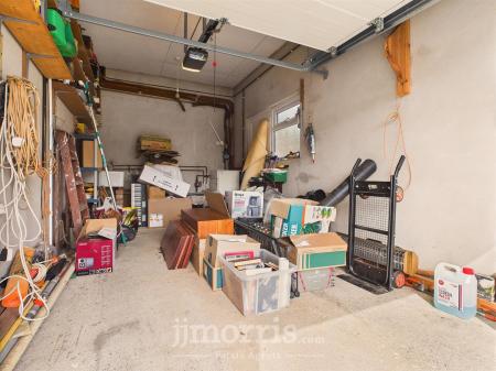 CAM02121G0-PR0168-STILL003.jpg