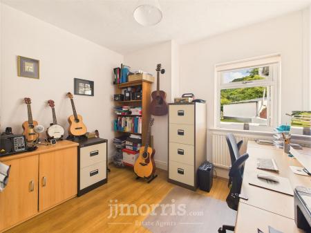 Bedroom/Study