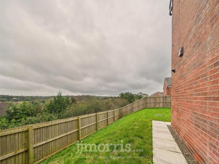 CAM02121G0-PR0197-STILL003.jpg