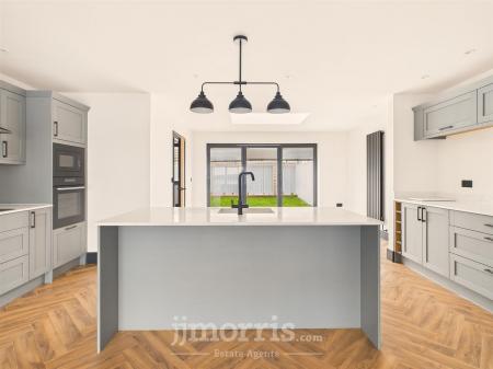 Kitchen/Dining Area