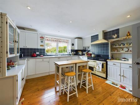 Kitchen / Breakfast Room