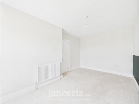 CAM02878G0-PR0028-STILL002.jpg