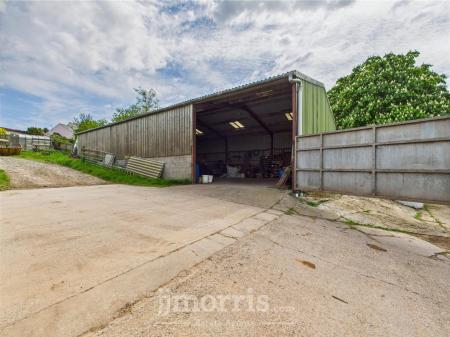 CAM02878G0-PR0030-STILL044.jpg