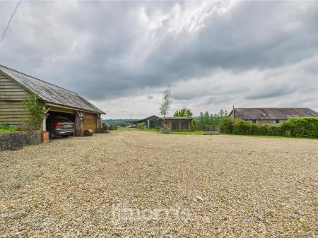 CAM02878G0-PR0031-STILL023.jpg