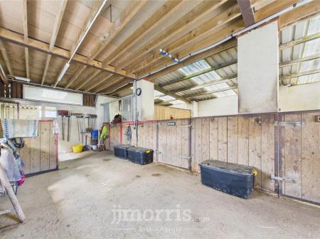 CAM02878G0-PR0027-STILL020.jpg