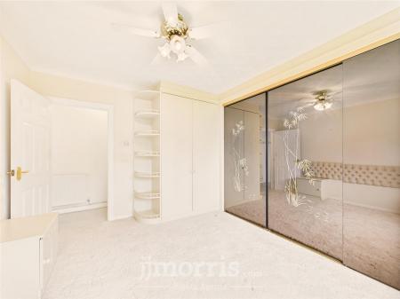 CAM02878G0-PR0035-STILL013.jpg