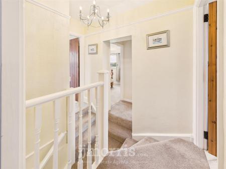 CAM02878G0-PR0036-STILL006.jpg
