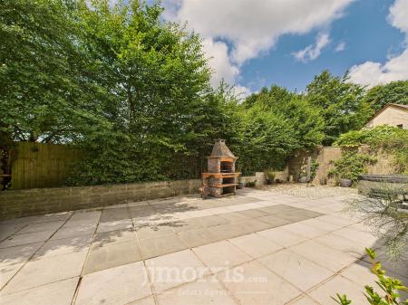 CAM02878G0-PR0061-STILL012.jpg
