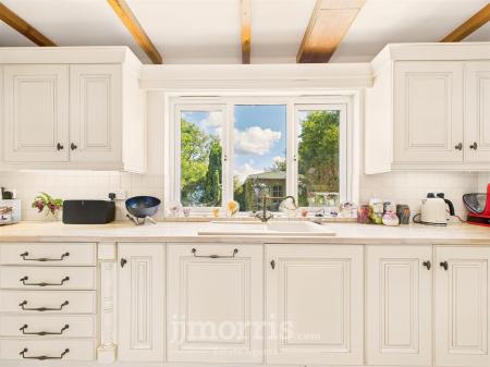 CAM02878G0-PR0059-STILL035.jpg