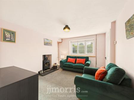 CAM02878G0-PR0063-STILL004.jpg