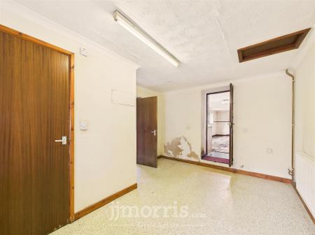 CAM02878G0-PR0068-STILL017.jpg