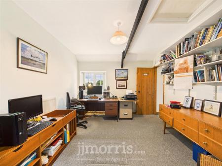 Office / Bedroom 2
