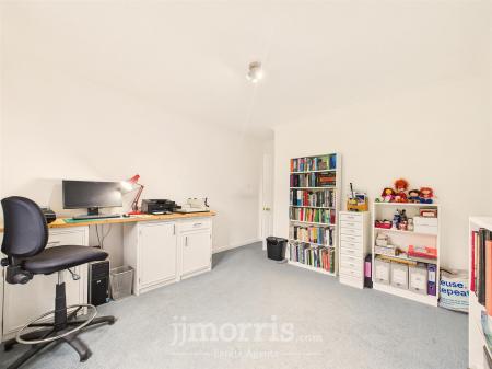 CAM02878G0-PR0091-STILL020.jpg