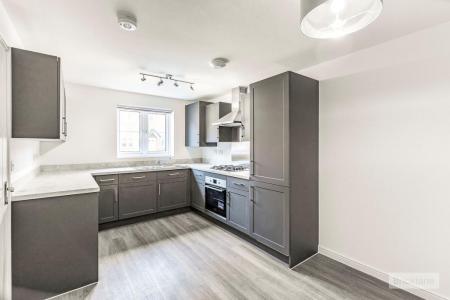 Kitchen / Dining Area