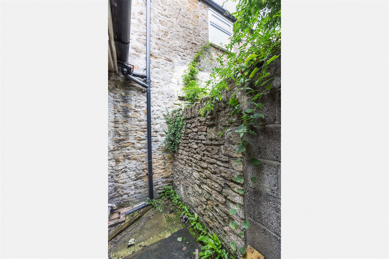 3 bedroom End of Terrace House for sale in Frome