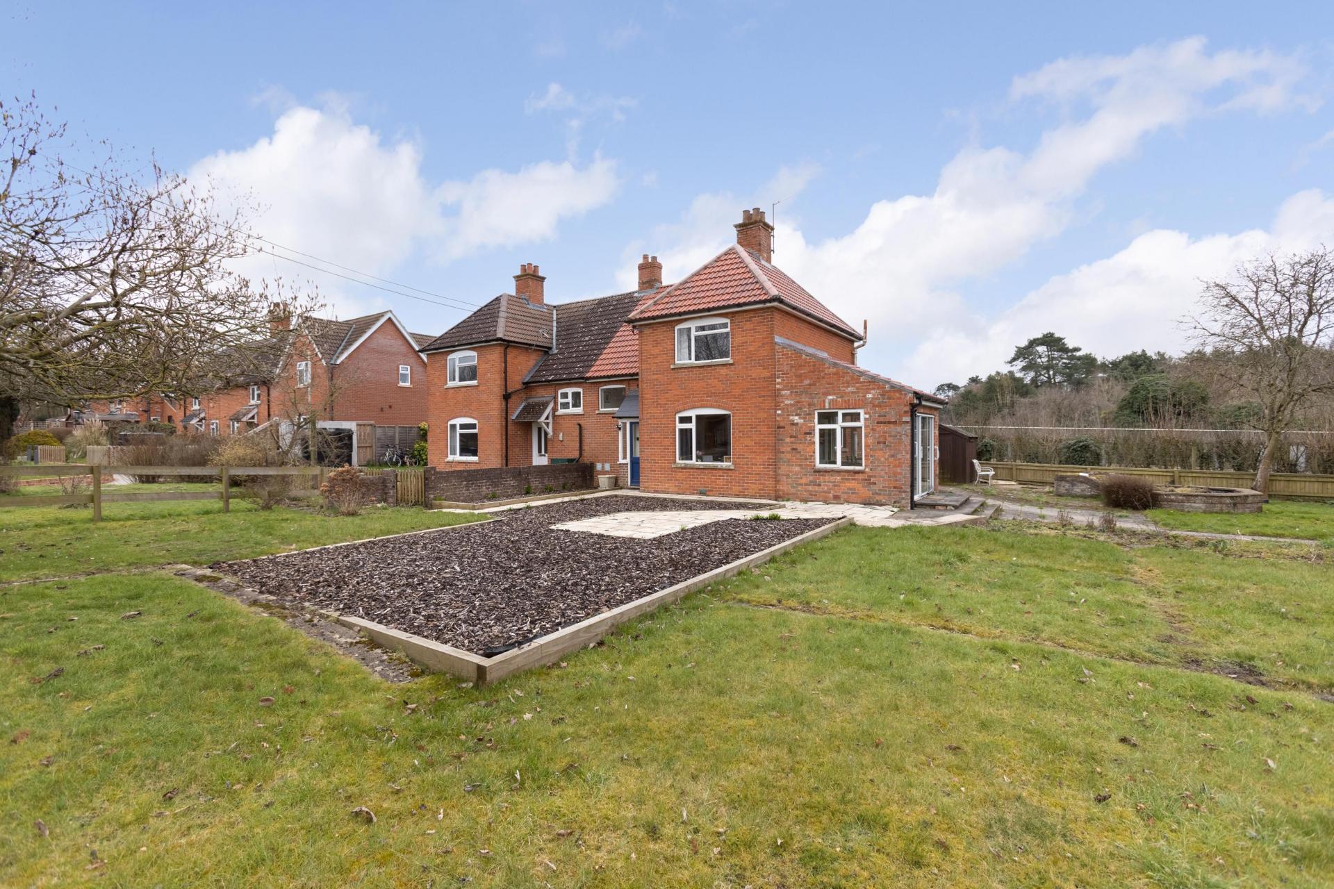 2 bedroom House for sale in Devizes