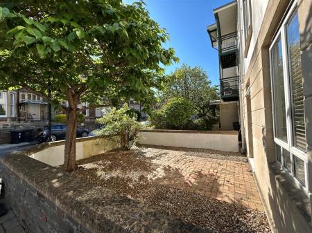 Front Gdn.jpg