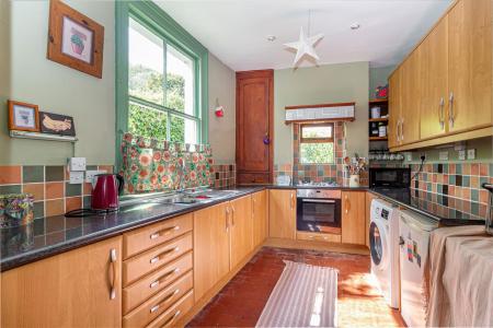 Kitchen-2.jpg
