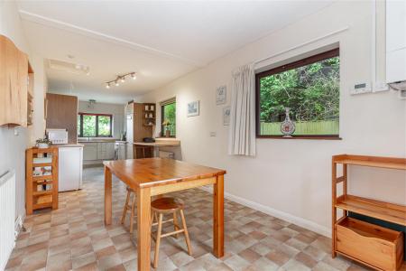 Kitchen-4.jpg