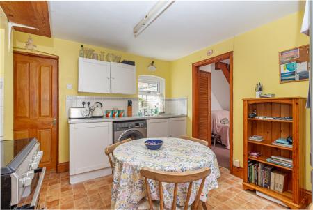 Kitchen-4.jpg