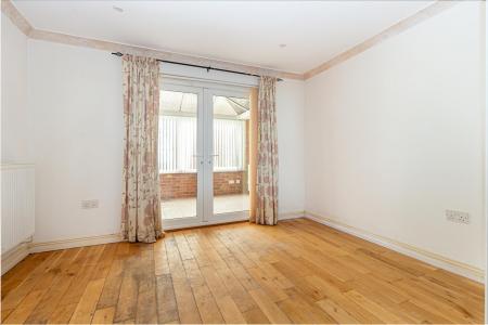 Dinign-room-1.jpg