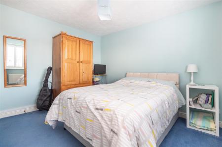 bedroom 2-2.jpg