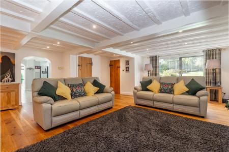 Living-room-4.jpg