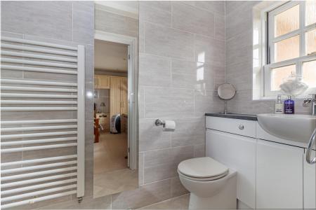 Ensuite-2.jpg