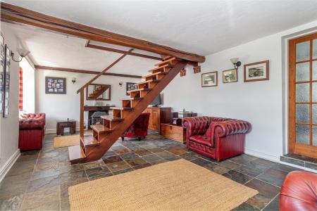 Sitting-room-4.jpg