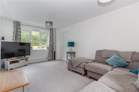 Livingroom-3.jpg