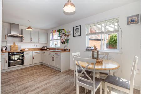 Kitchen-4.jpg