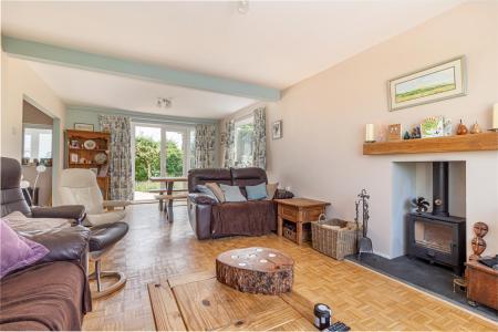 Living-room-4.jpg
