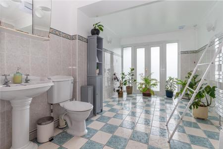 Bathroom-3.jpg