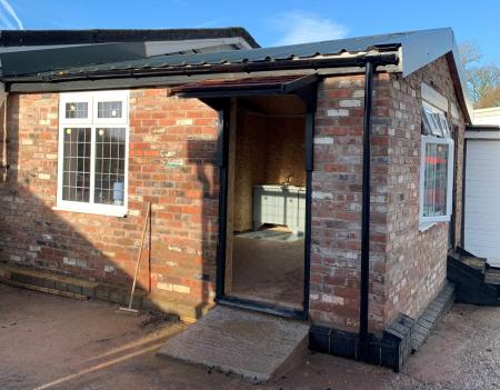 Red Brick End Unit