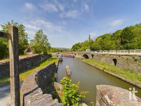 Canal Basin which is close by