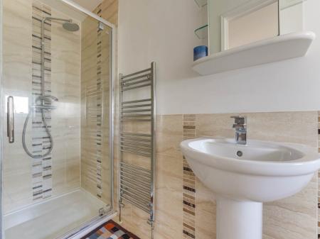En-suite (2)