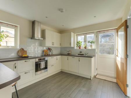 Kitchen 4