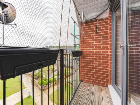 80 Goodes Court-12