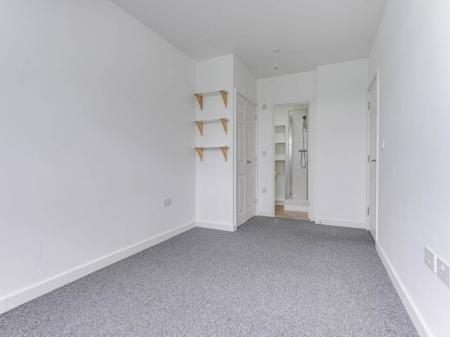 80 Goodes Court-3
