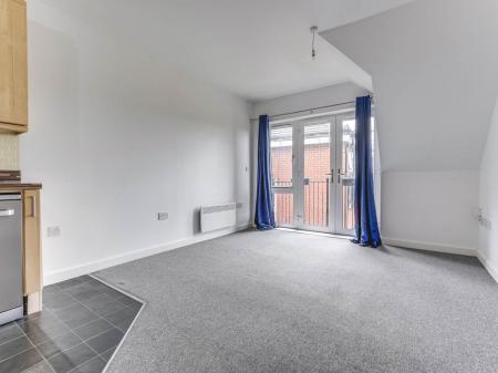 80 Goodes Court-7