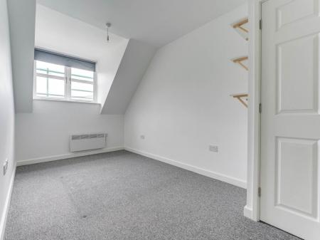 80 Goodes Court-2
