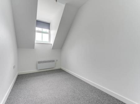 80 Goodes Court-6