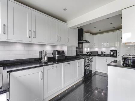 Kitchen 4